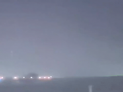 इजराइली एयर डिफेंस सिस्टम का सोमवार रात ईरानी मिसाइल को गिराने का फुटेज।