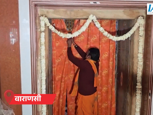 चंद्र ग्रहण से पहले वाराणसी में मंदिरों के कपाट बंद कर दिए गए।