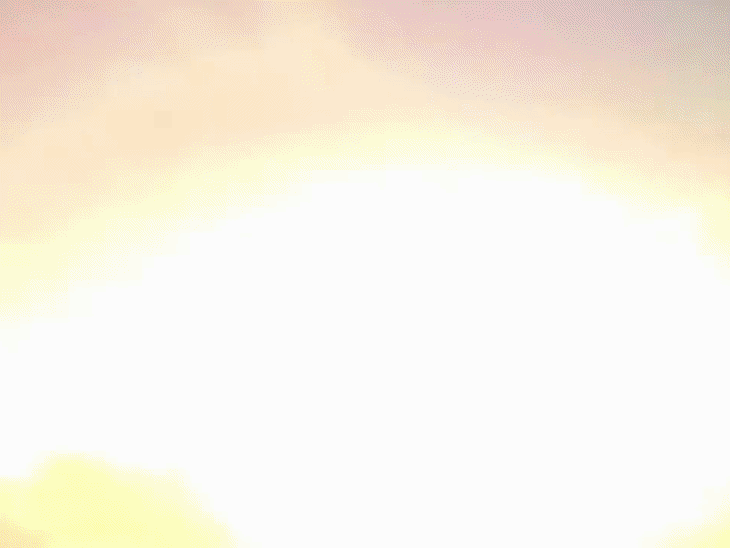 इजराइली एयर डिफेंस सिस्टम का सोमवार रात ईरानी मिसाइल को गिराने का फुटेज।