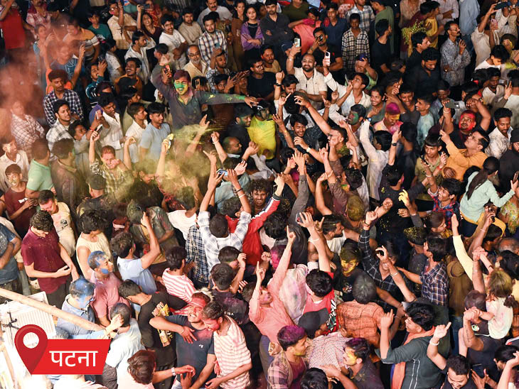 आज देशभरात होळी: राजस्थानमध्ये परदेशी पाहुण्यांनी रंग-गुलाल उधळला; अखिलेश यादव यांनी मनोज तिवारीवर व्हिडिओ गाणे बनवले