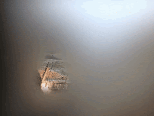 ईरान की सरकारी मीडिया ने मिसाइल लॉन्च का नया फुटेज जारी किया है।