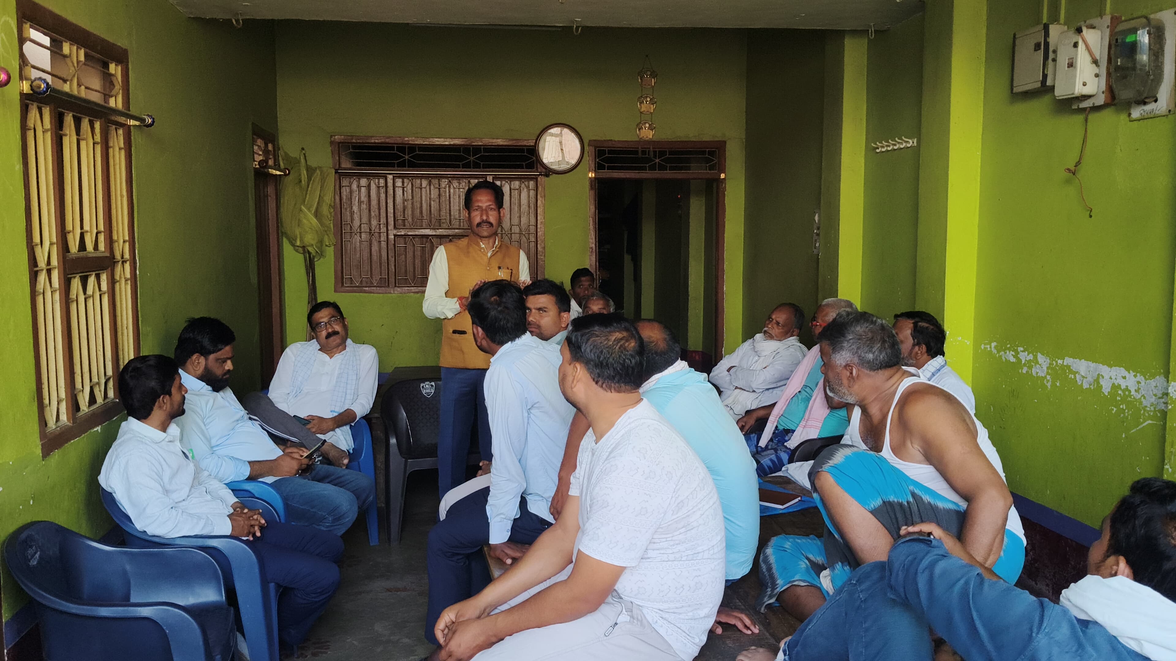 बैठक किया गया है।