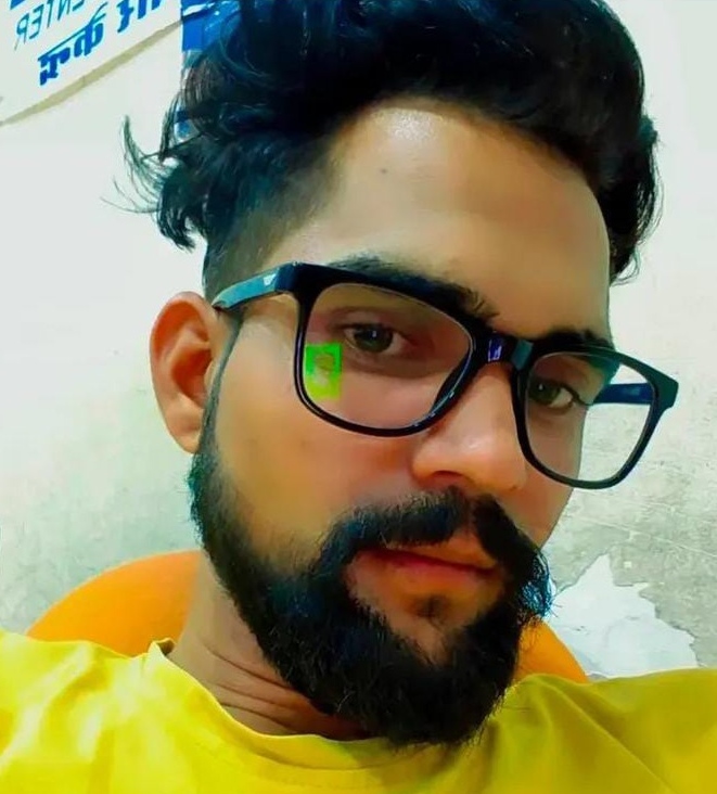 जयपुर के रास्ते में युवक ने दम तोड़ दिया।