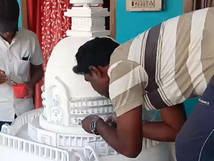 वृंदावन के बरसाने की होली की तर्ज पर होली का उत्सव मनाया जा रहा है।