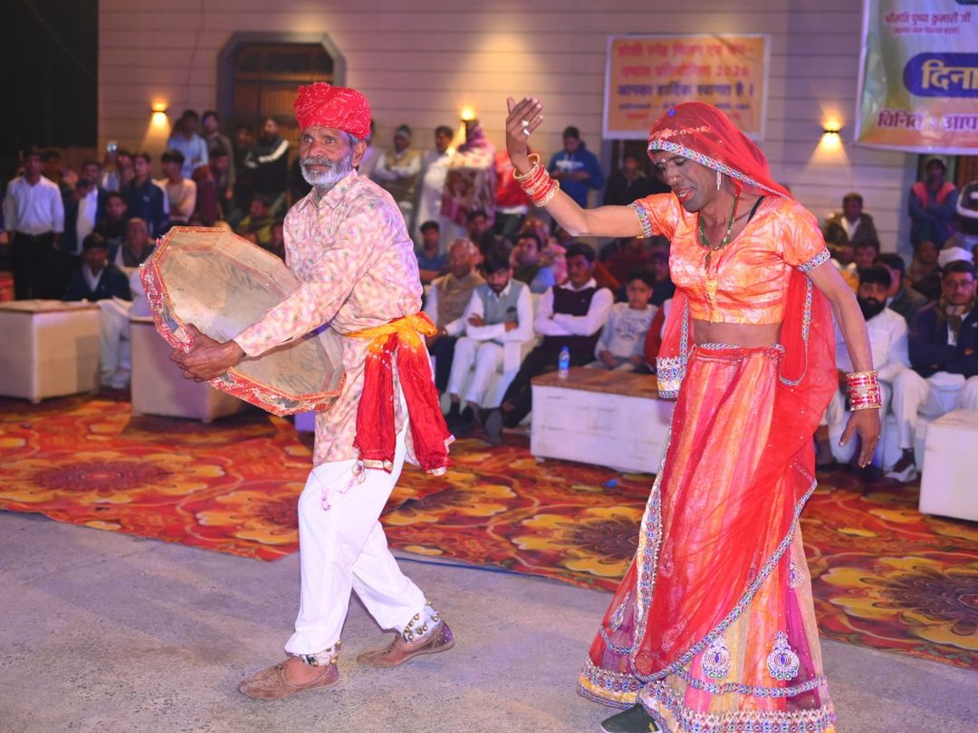 हरियाणा में नौल्था की डाट होली: कढ़ाहों में पकाया रंग, महिलाओं ने छतों से फेंका, पूरा दिन चली टोलियों की मस्ती; धूमधाम से निकाली झांकी - Panipat News bbb25a02 7426 4945 a20c 521601a473161772523841612 1772583656