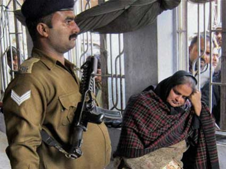रूपम पाठक से रेप मामले में राजकिशोर केसरी के तत्कालीन निजी सचिव विपिन राय को कोर्ट ने 10 साल पहले 10 साल जेल की सजा सुनाई थी।