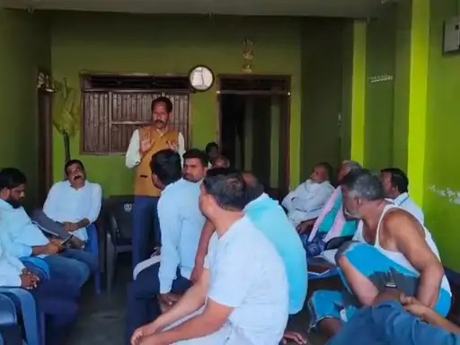 पीरपैंती पंचायत में बुधवार को हुई थी बैठक।