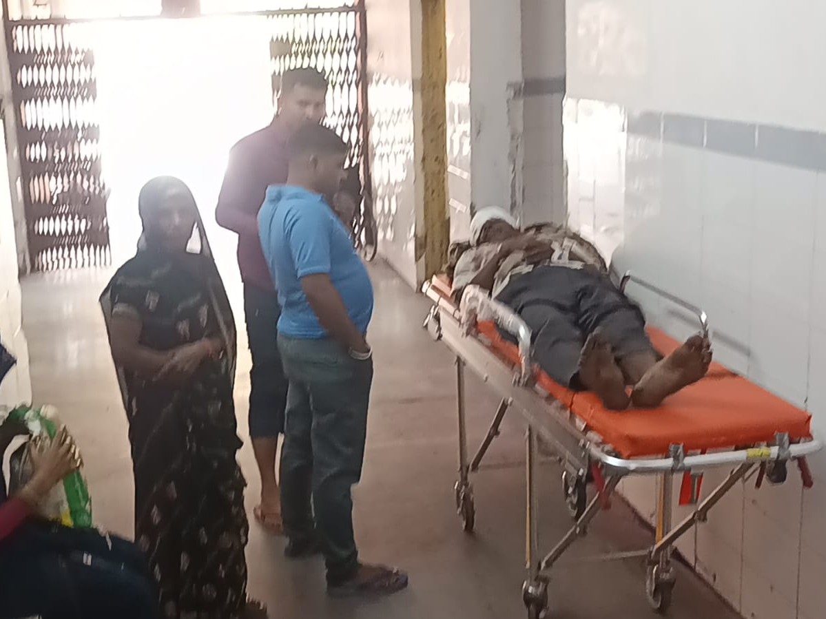 Etah District: Thief Attack Owner With Axe | Serious Injury