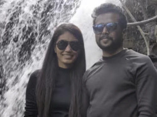 बेंगलुरु में सॉफ्टेयर इंजीनियर महिला ने सुसाइड किया: खाना बनाने को लेकर सास से झगड़ा हुआ था, पति गिरफ्तार; कपल का 4 साल बेटा है शादी से पहले बेंगलुरु में आईटी कंपनी में सॉफ्टवेयर इंजीनियर, बाद में छोड़ा जॉब।