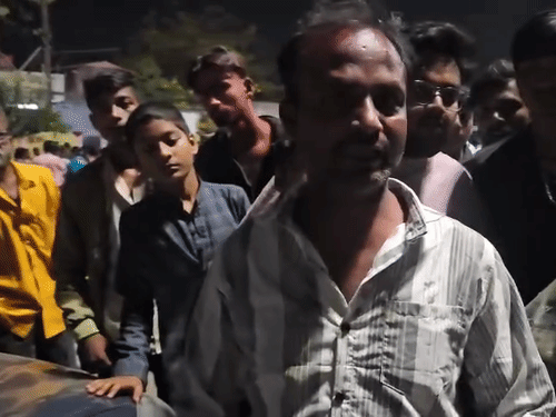 गांव के साजन कुमार ने कहा- होली के दिन हैप्पी होली बोलकर निशु ने कोई गुनाह नहीं किया था।