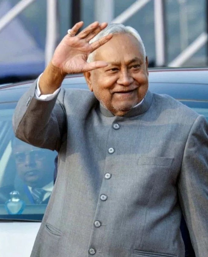नीतीश कुमार नवंबर 2005 से लगातार (बीच के कुछ महीनों को छोड़कर) बिहार के मुख्यमंत्री हैं। 20 नवंबर 2025 को उन्होंने 10वीं बार सीएम पद की शपथ ली थी।