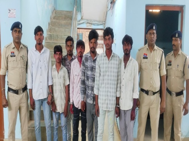 आरंग हत्याकांड…रंग लगाने से मना करने पर हुआ था विवाद:  नाबालिग सहित 8 आरोपियों ने पहले गाड़ी गिराई, फिर दौड़ाकर पीटा; विरोध पर मारा चाकू – Raipur News