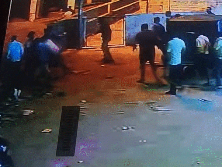 यहां झगड़े के बीच दोस्त को ही गोली मारी।