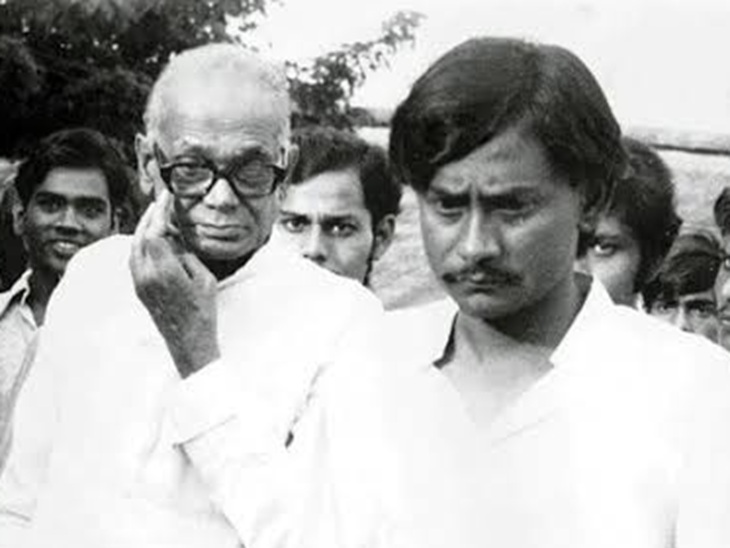 यह तस्वीर 1974 की है। नीतीश कुमार समाजवादी नेता जय प्रकाश नारायण के साथ हैं। उस समय नीतीश छात्र नेता थे।