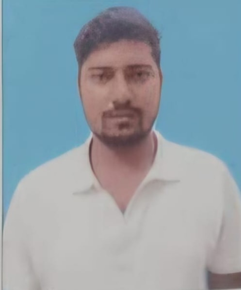 यह MBBS छात्र आकाश पांडेय की फाइल फोटो है। फॉर्च्यूनर की टक्कर से उसकी मौत हो गई।