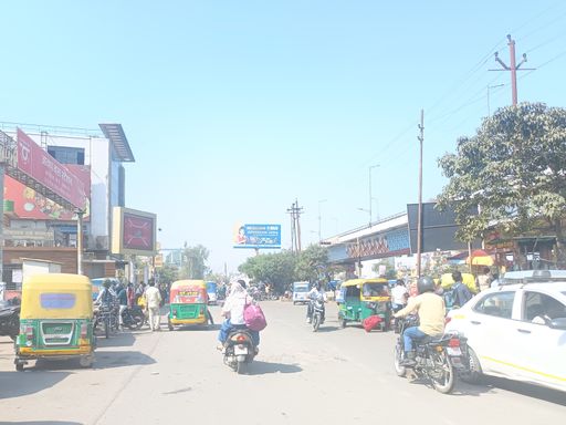 तस्वीर लखनऊ की है। यहां अगले दो दिनों के दौरान औसत अधिकतम तापमान सामान्य से 1-3 डिग्री सेल्सियस अधिक और न्यूनतम तापमान सामान्य से 1-2 डिग्री अधिक रहने की संभावना है।