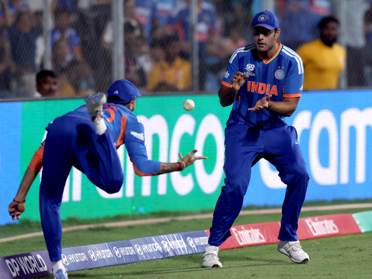 अक्षर ने बैलेंस बिगड़ जाने पर शिवम की ओर गेंद उछाली और कैच कम्प्लीट हुआ।