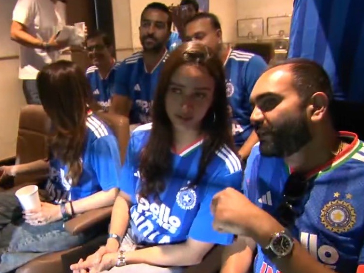 IND vs ENG: भारत-इंग्लैंड का T20 सेमीफाइनल मैच देखने पहुंचे सेलेब्स, वरुण-अनिल कपूर आए नजर