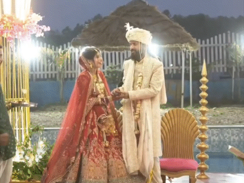 अनुराग डोभाल की रितिका संग शादी 30 अप्रैल 2025 को हुई थी। इस दौरान सब खुश नजर आ रहे हैं।