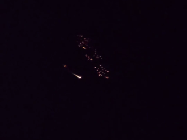 मीडिया रिपोर्ट्स में दावा किया गया है कि ईरान ने गुरुवार रात को इजराइल के खिलाफ कलस्टर बमों का इस्तेमाल किया है।