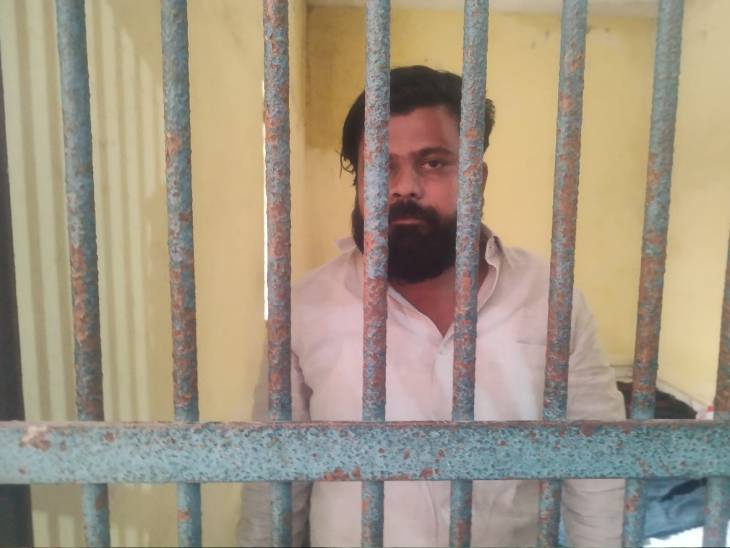 हादसे के अगले दिन आरोपी गोल्डेन साहनी थाने में कपड़े चेंज किए और सफेद शर्ट पहनकर निकला।