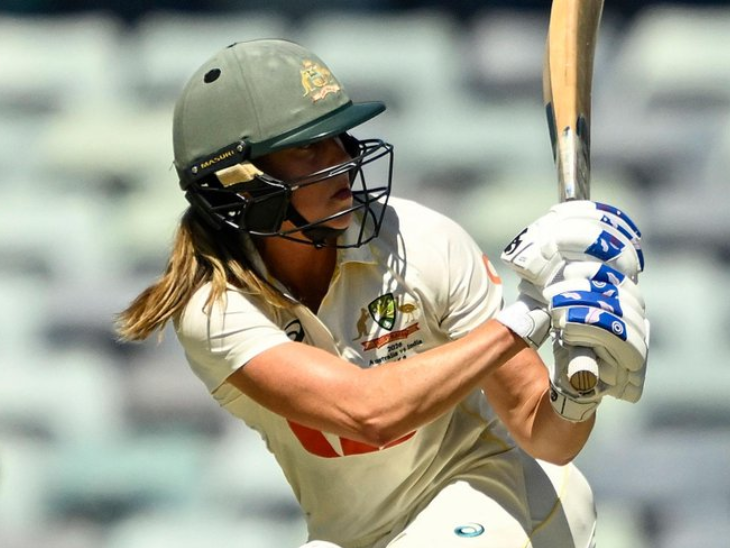 एलिस पैरी ने टेस्ट क्रिकेट में अपने 1 हजार पूरे कर लिए हैं।