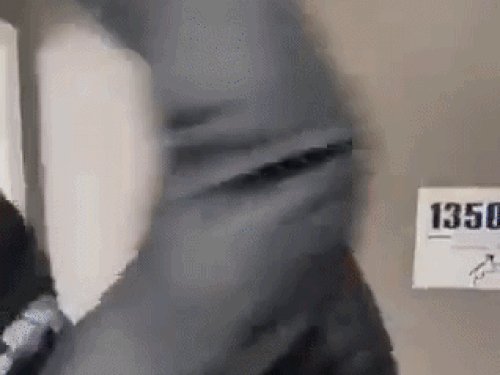 लोगों ने सोशल मीडिया पर यह वीडियो जारी कर दावा किया कि विरोध करने पर खालिस्तान समर्थकों ने रेडियो होस्ट को दौड़ा-दौड़ाकर पीटा था। इसी तरह के वीडियो-फोटो शेयर कर लोग खालिस्तानियों के प्रति अपना रोष जता रहे हैं।