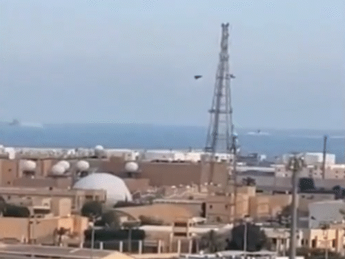 ईरान ने शनिवार को अमेरिका के हाई-वैल्यू मिसाइल डिफेंस रडार को नष्ट किया। यह जॉर्डन के मुवफ्फाक साल्टी एयरबेस पर तैनात था।