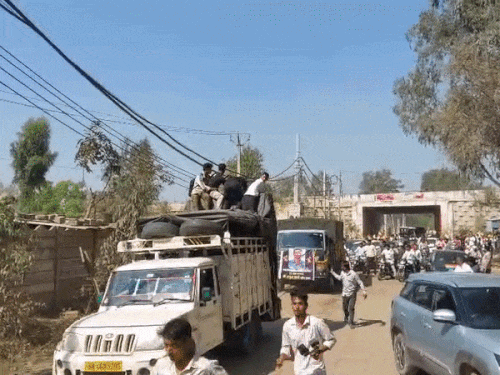 रोहतक पहुंची स्क्वाड्रन लीडर अनुज शर्मा की पार्थिव देह।