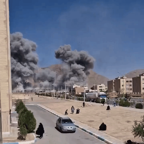 ईरान के इस्फहान शाहिद बेहेश्टी इंटरनेशनल एयरपोर्ट के पास 7 मार्च को धमाके के बाद की फुटेज।