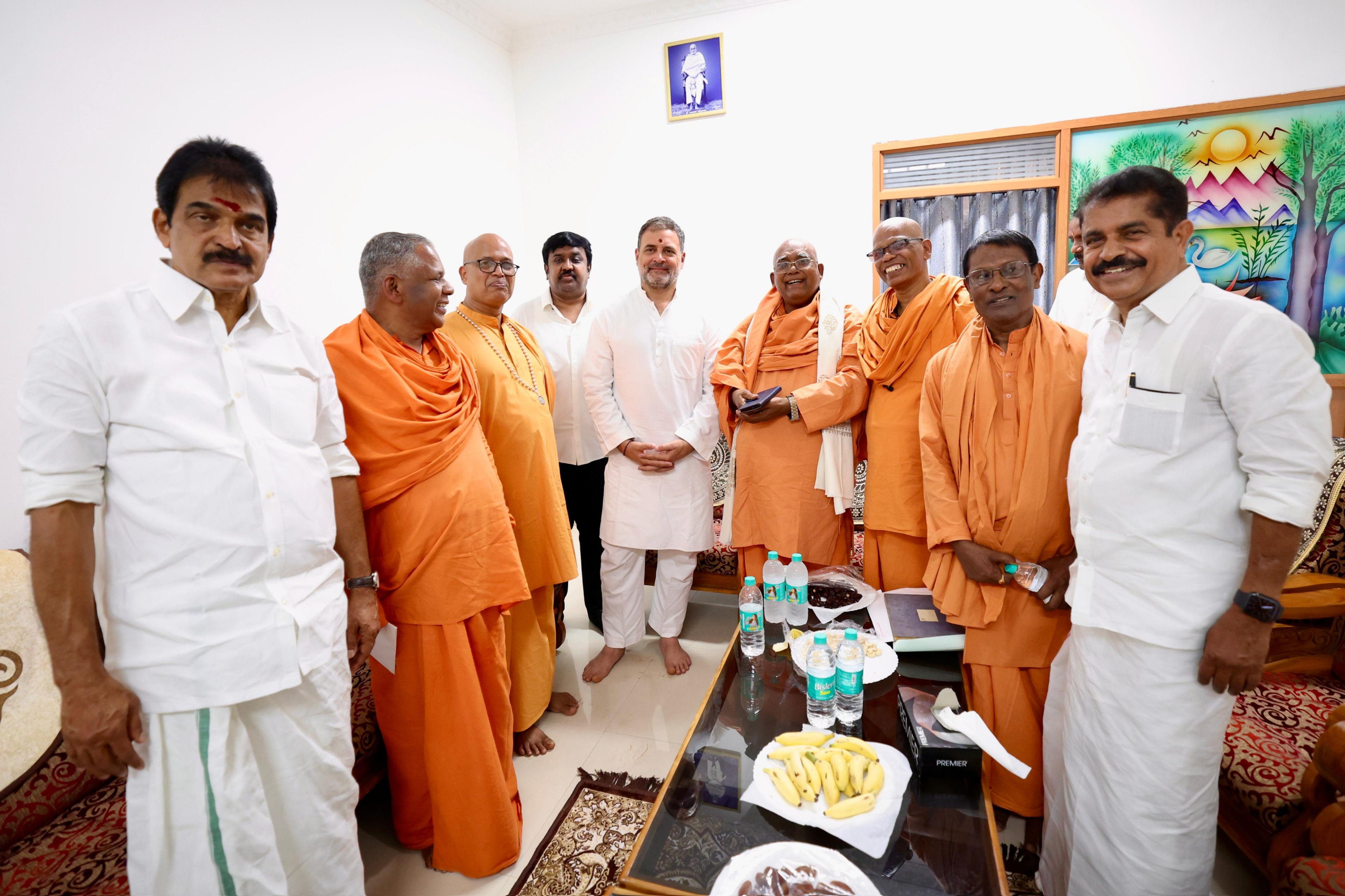 राहुल म्हणाले- राजकारणी नसतो, तर एयरोस्पेस उद्योजक असतो: चीनच्या स्तुतीत म्हटले- चीनची औद्योगिक उत्पादन प्रणाली अतुलनीय, पण तो लोकशाही नसलेला देश