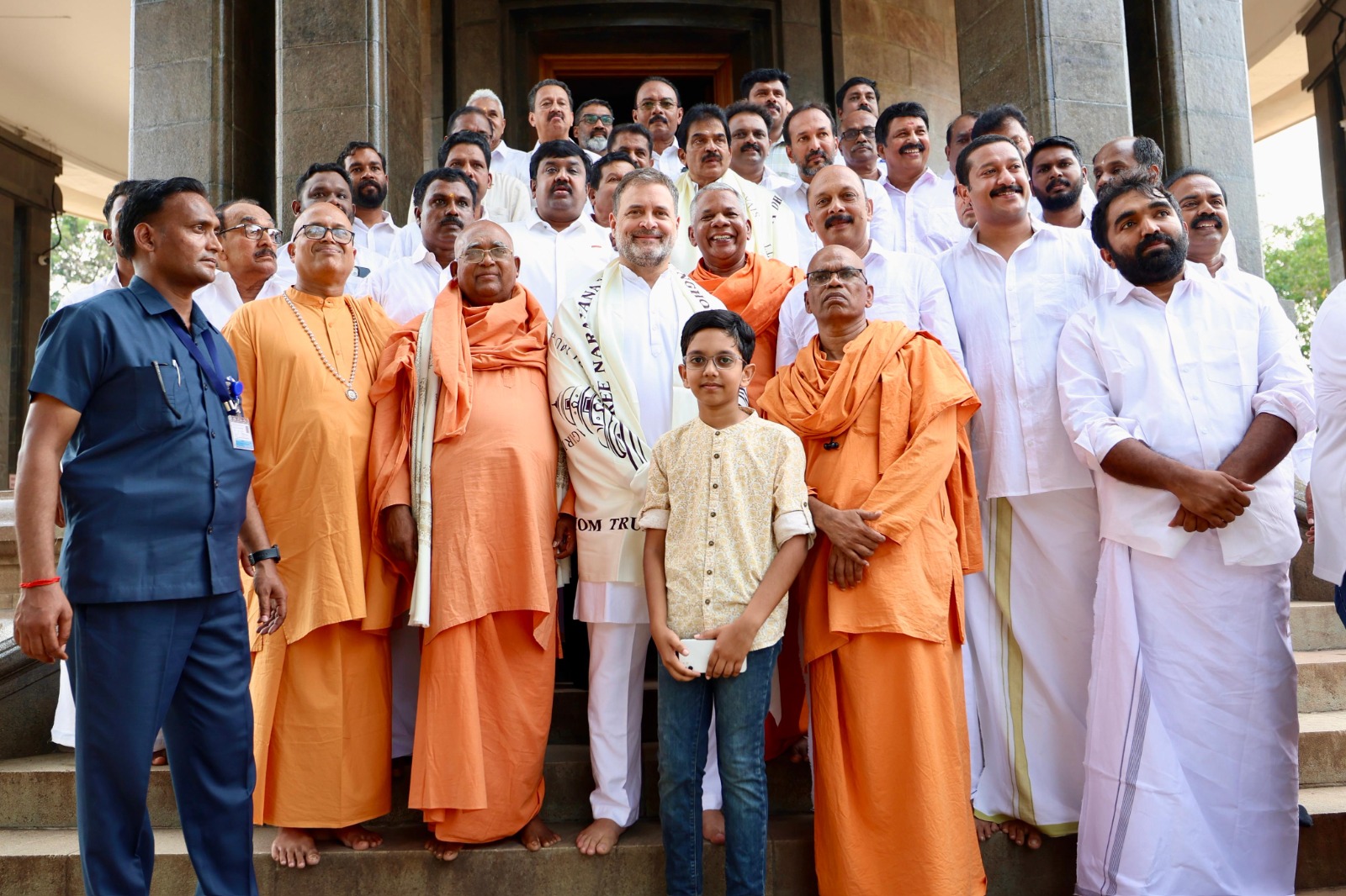 राहुल म्हणाले- राजकारणी नसतो, तर एयरोस्पेस उद्योजक असतो: चीनच्या स्तुतीत म्हटले- चीनची औद्योगिक उत्पादन प्रणाली अतुलनीय, पण तो लोकशाही नसलेला देश