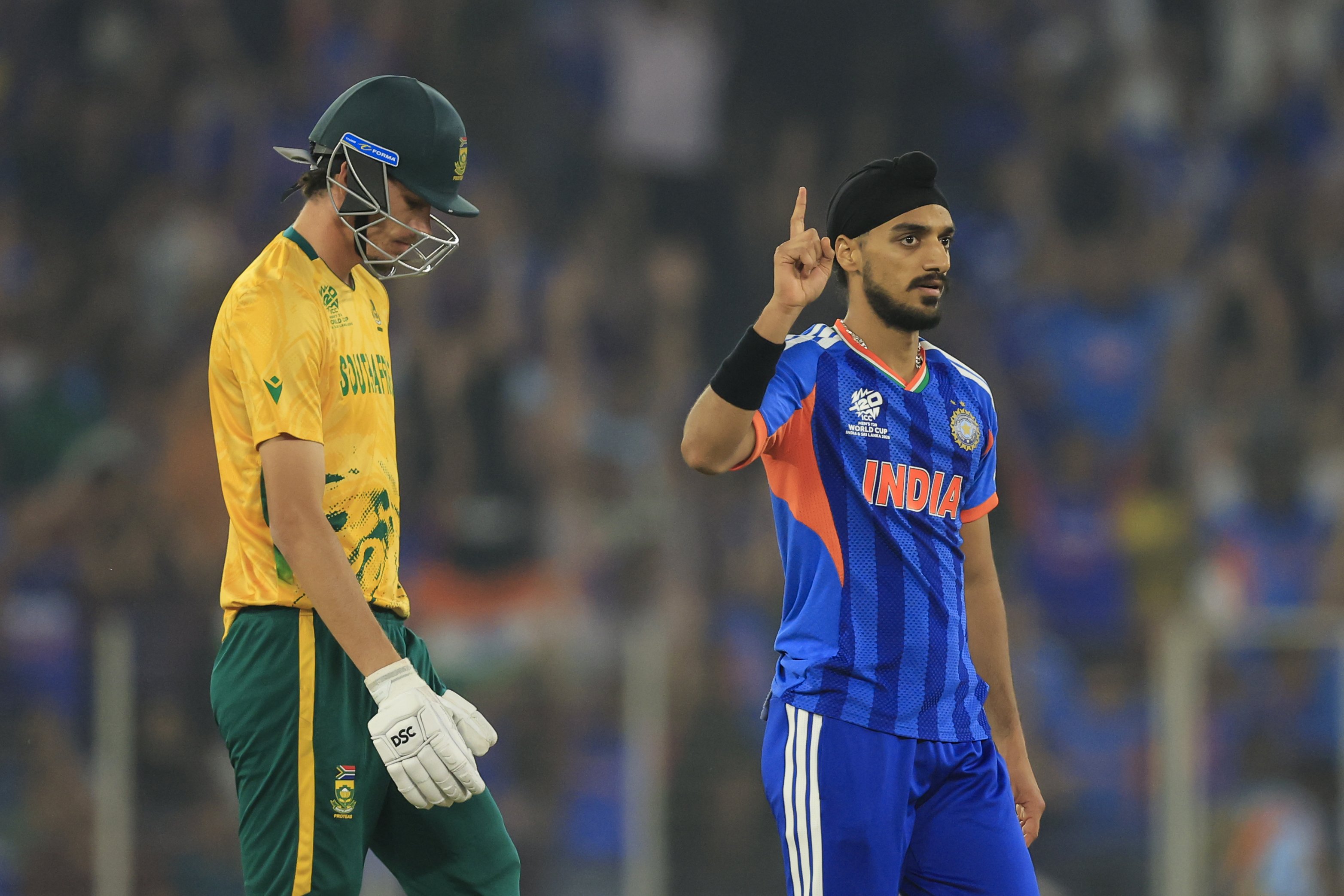 टीम इंडिया अहमदाबाद में साउथ अफ्रीका के खिलाफ एक मैच हार चुकी है।