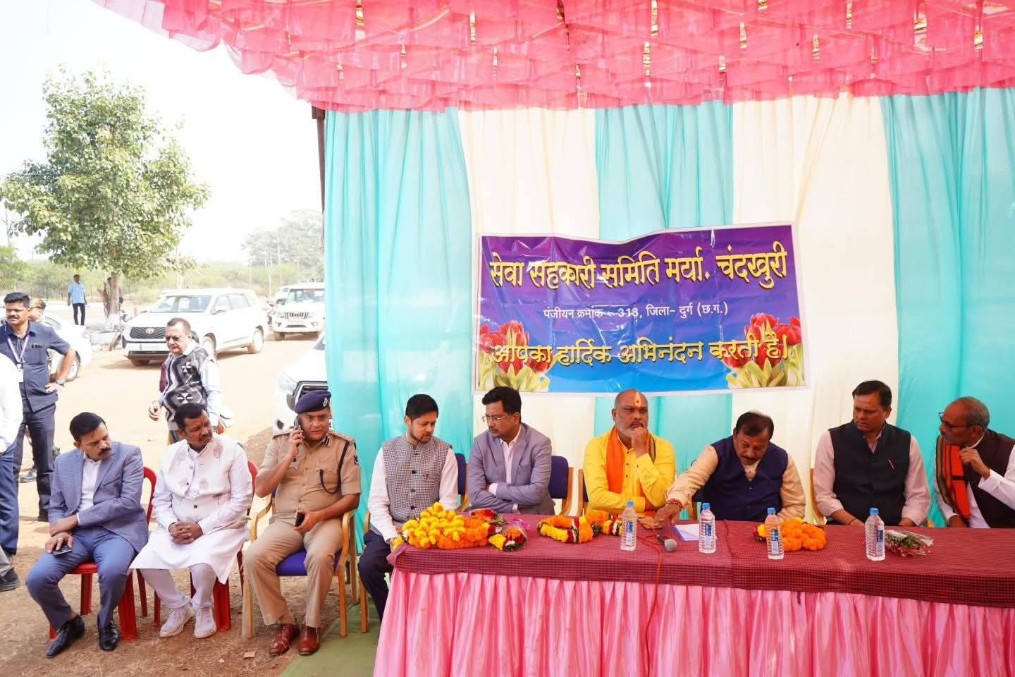 भाजपा सांसद विजय बघेल के साथ किसी कार्यक्रम में मौजूद रहे विनायक ताम्रकर।