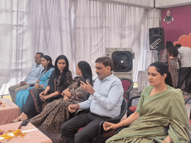 इस अवसर पर जिला कलेक्टर और जिला प्रमुख ने महिलाओं का संबोधन कर मोटिवेट किया