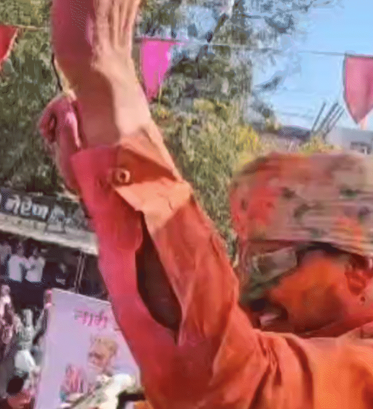 इसके बाद सीएम यादव गेर में शामिल होने पहुंचे। यहां होली गीतों पर थिरकते नजर आए।