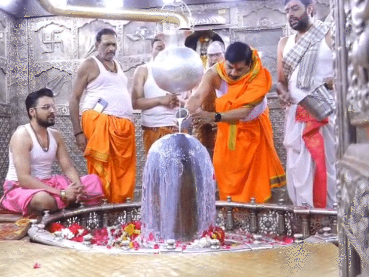 सीएम ने बाबा का अभिषेक कर देश-प्रदेश की खुशहाली मांगी।