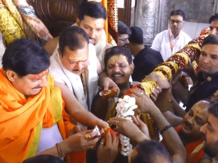 सीएम डॉ. मोहन यादव ने महाकाल मंदिर में ध्वज पूजन किया।