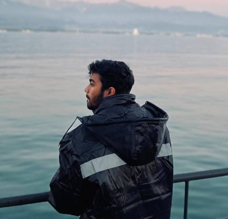 मॉरीशस के मैरीटाइम रेस्क्यू कोऑर्डिनेशन सेंटर समेत संबंधित समुद्री एजेंसियों के साथ मिलकर सार्थक के लिए तलाशी अभियान चलाया जा रहा है।