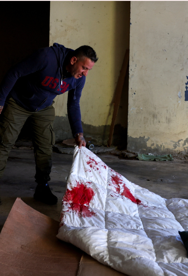 लेबनान के बेरूत के होटल में बिलाल और उसका परिवार इजराइली हमले के बाद शरण लिए हुए है। हमले में बिलाल अपने बच्चों के साथ ठहरे हुए थे और उनके बच्चे घायल हो गए थे।