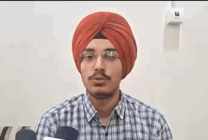 जानकारी देते हुए सुनावरदीप