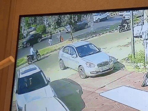 सीसीटीवी में कैद हुई घटना।