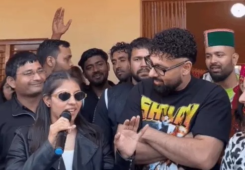 कैथल में प्रमोशन के लिए आए सिंगर-रैपर बादशाह सिमरन के साथ