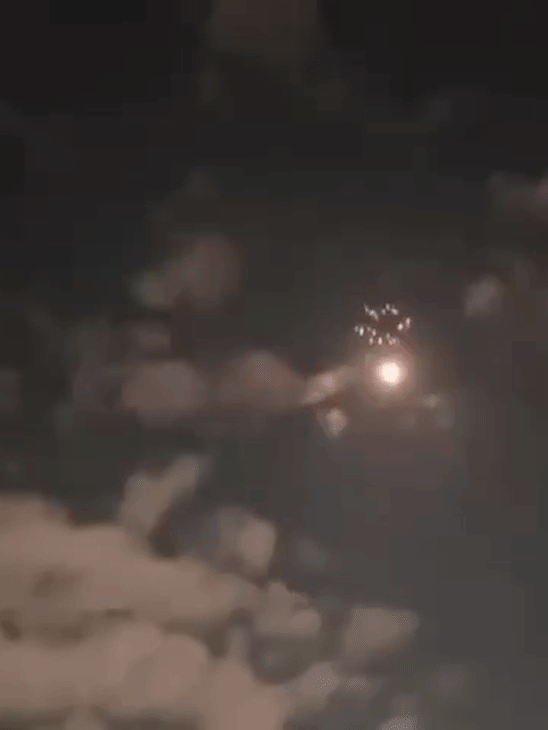 ईरान ने शनिवार रात इजराइल पर क्लस्ट बम से हमला किया।