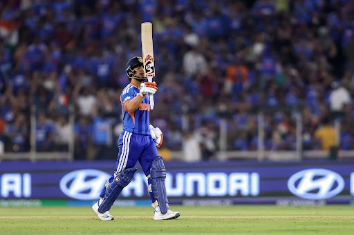 ईशान किशन ने न्यूजीलैंड के खिलाफ टी-20 फाइनल मैच में 25 गेंदों पर 54 रन बनाए।