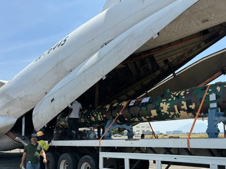 India delivered the missile consignment to the Philippines via C-17 Globemaster aircraft.