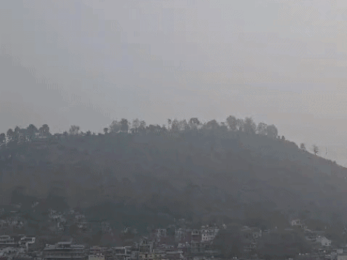There was fog in the morning in Bageshwar, Uttarakhand.