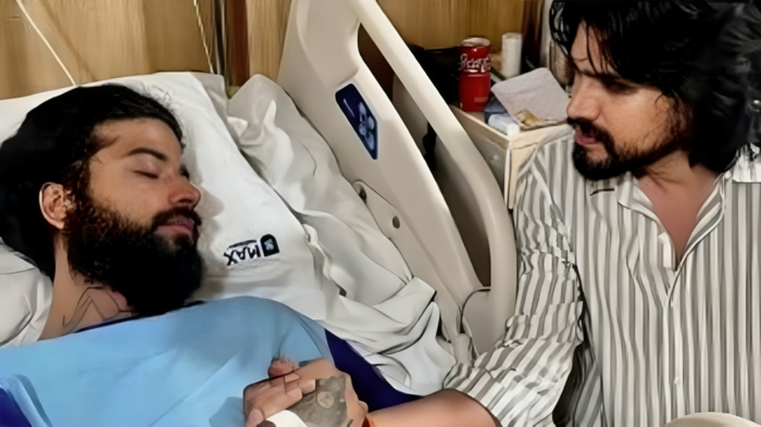 हादसे के बाद से ही अनुराग की हालत नाजुक बनी हुई है।