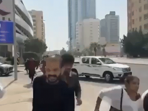 ईरान ने अबू धाबी में अमेरिकी बेस पर हमला किया, जिसके बाद अफरा-तफरी मच गईं।