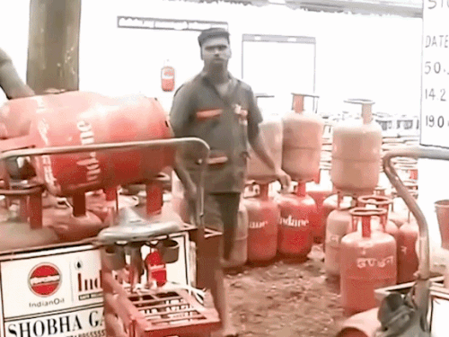Uttarakhand Gas Supply Halt | Hospitals & Education Only